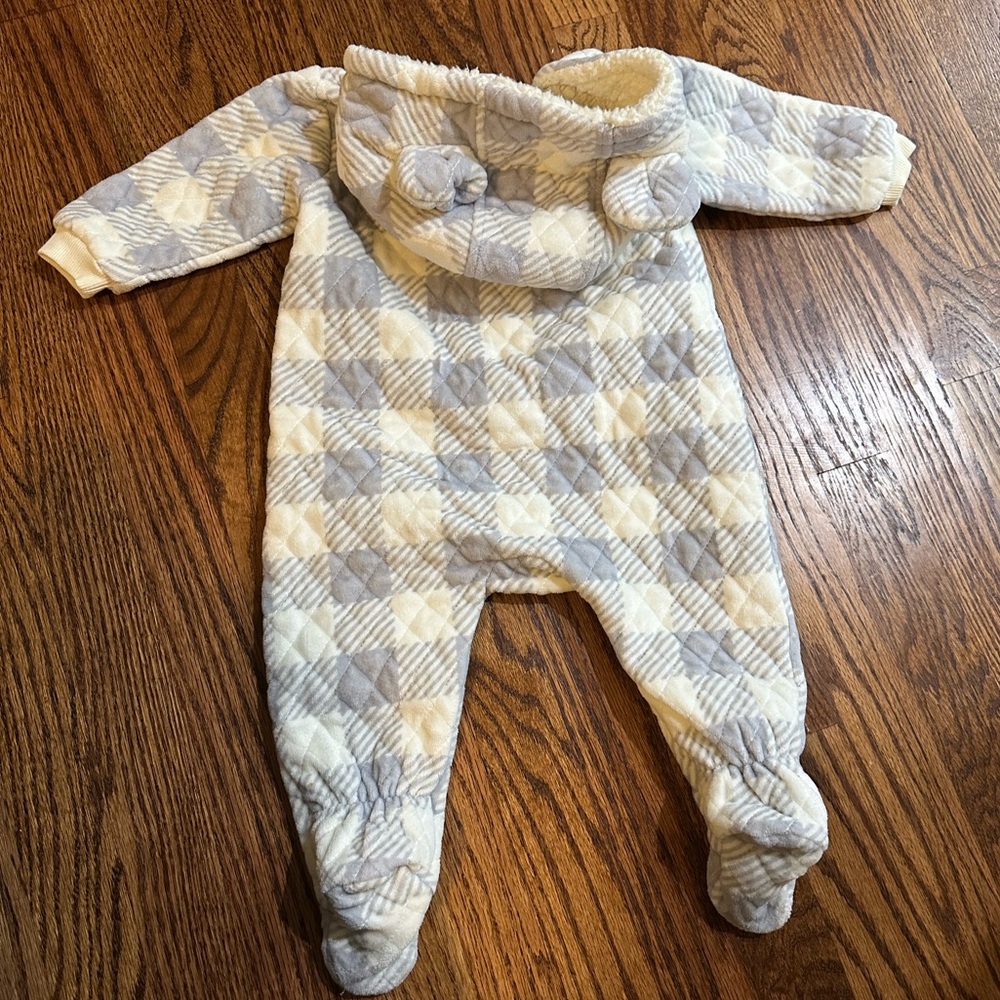 Snowsuit - Picture 3 of 3